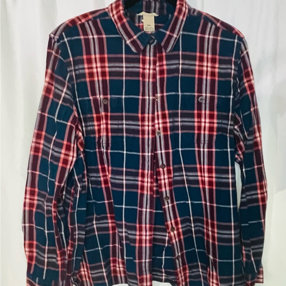 Duluth Trading Co Navy and Red Plaid Button-Down Shirt
